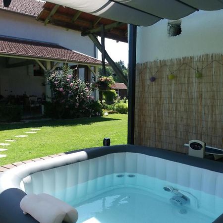 Bed and Breakfast Les Eygletieres Bourriot-Bergonce Exterior foto