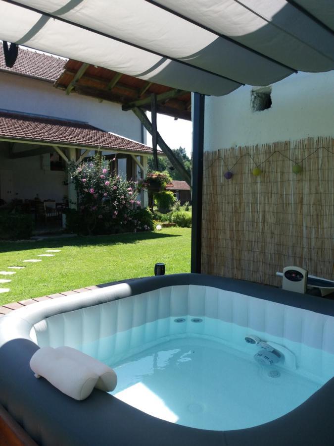 Bed and Breakfast Les Eygletieres Bourriot-Bergonce Exterior foto